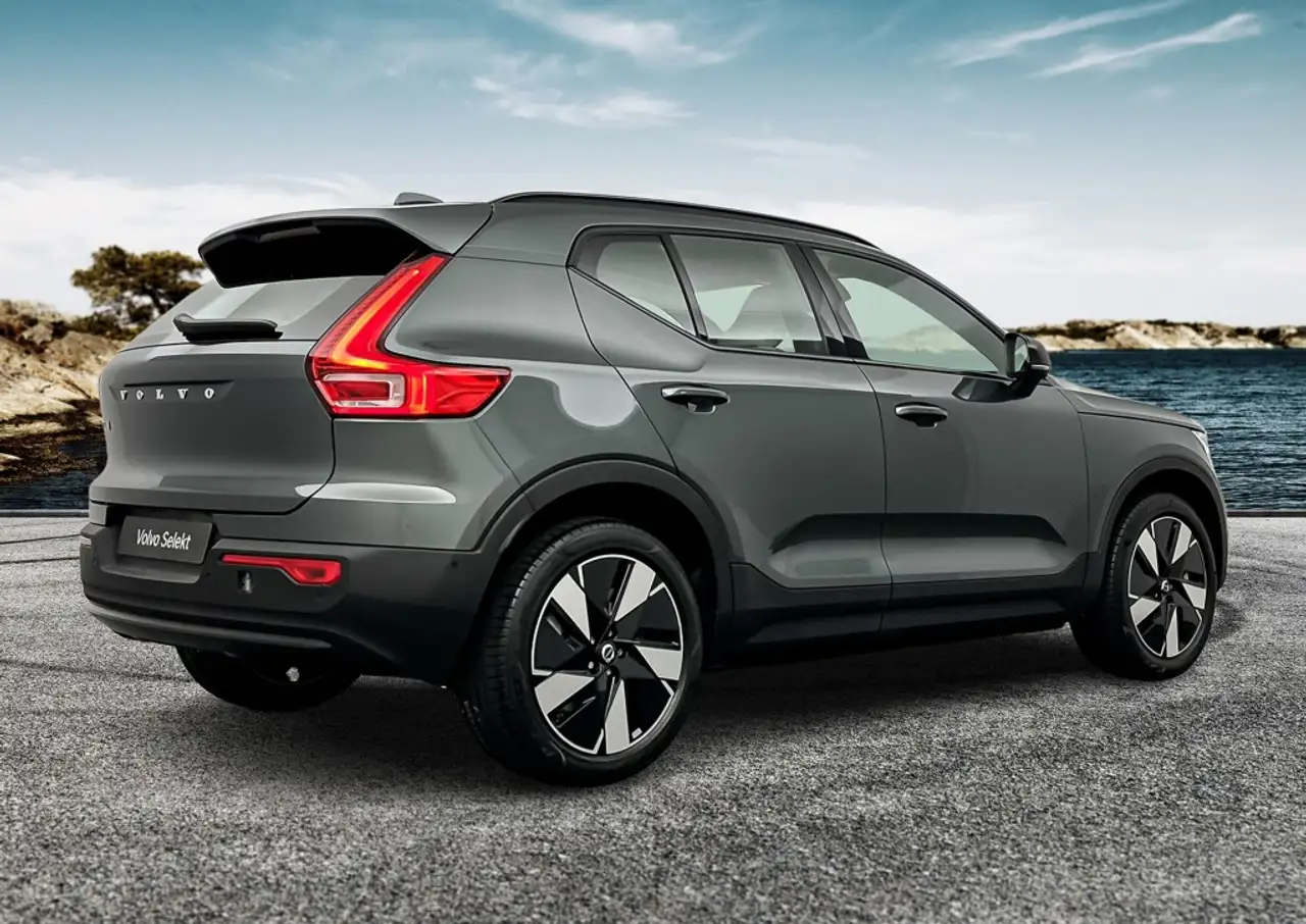 Volvo EX40 2026