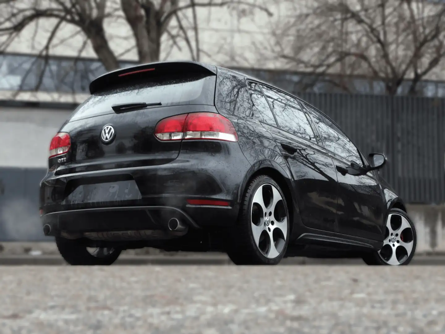Volkswagen Golf GTI 2.0 TSI DSG 220 Negro - 2