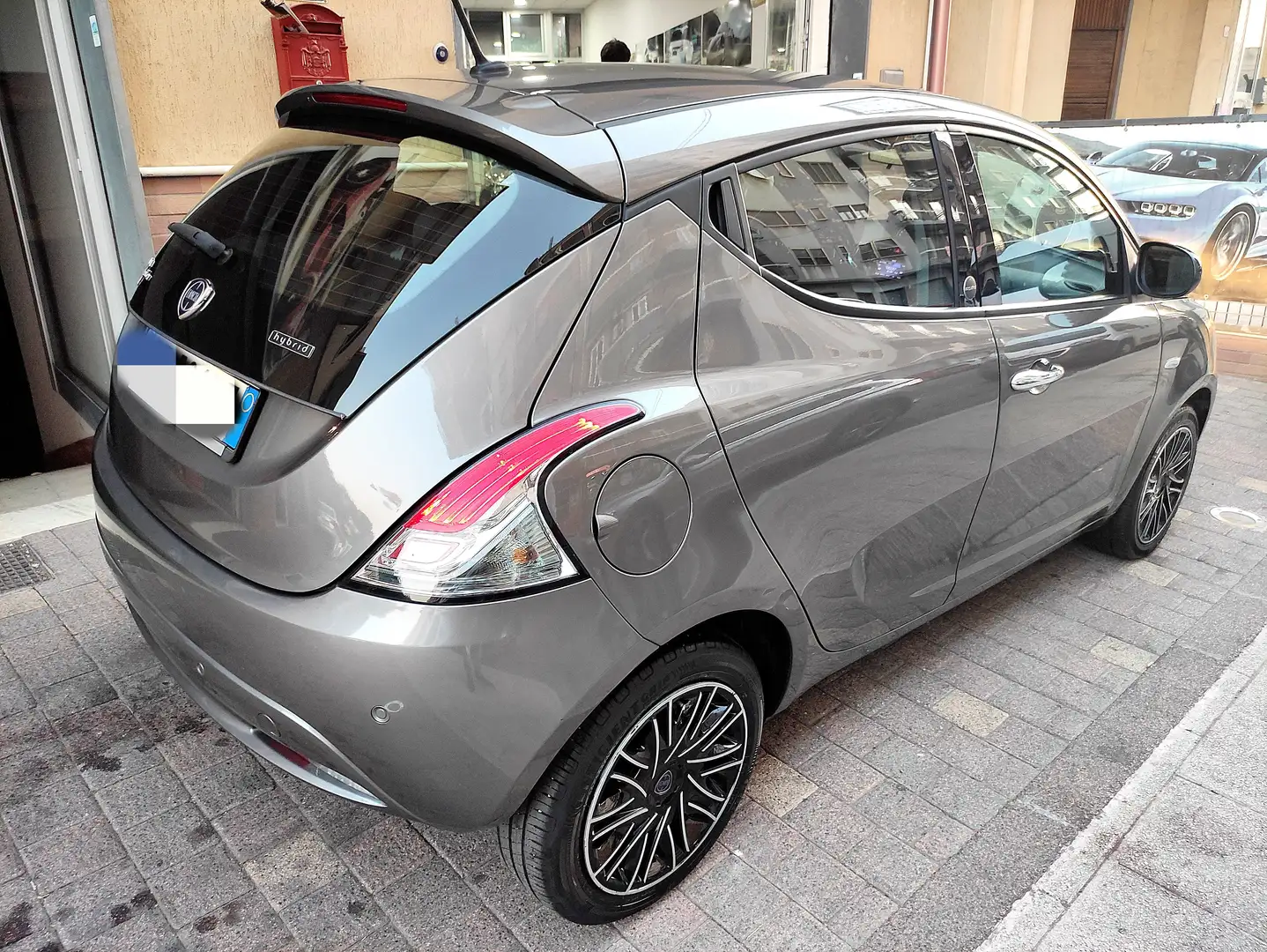 Lancia Ypsilon Ypsilon III 2015 1.0 firefly hybrid Eco chic Grigio - 2