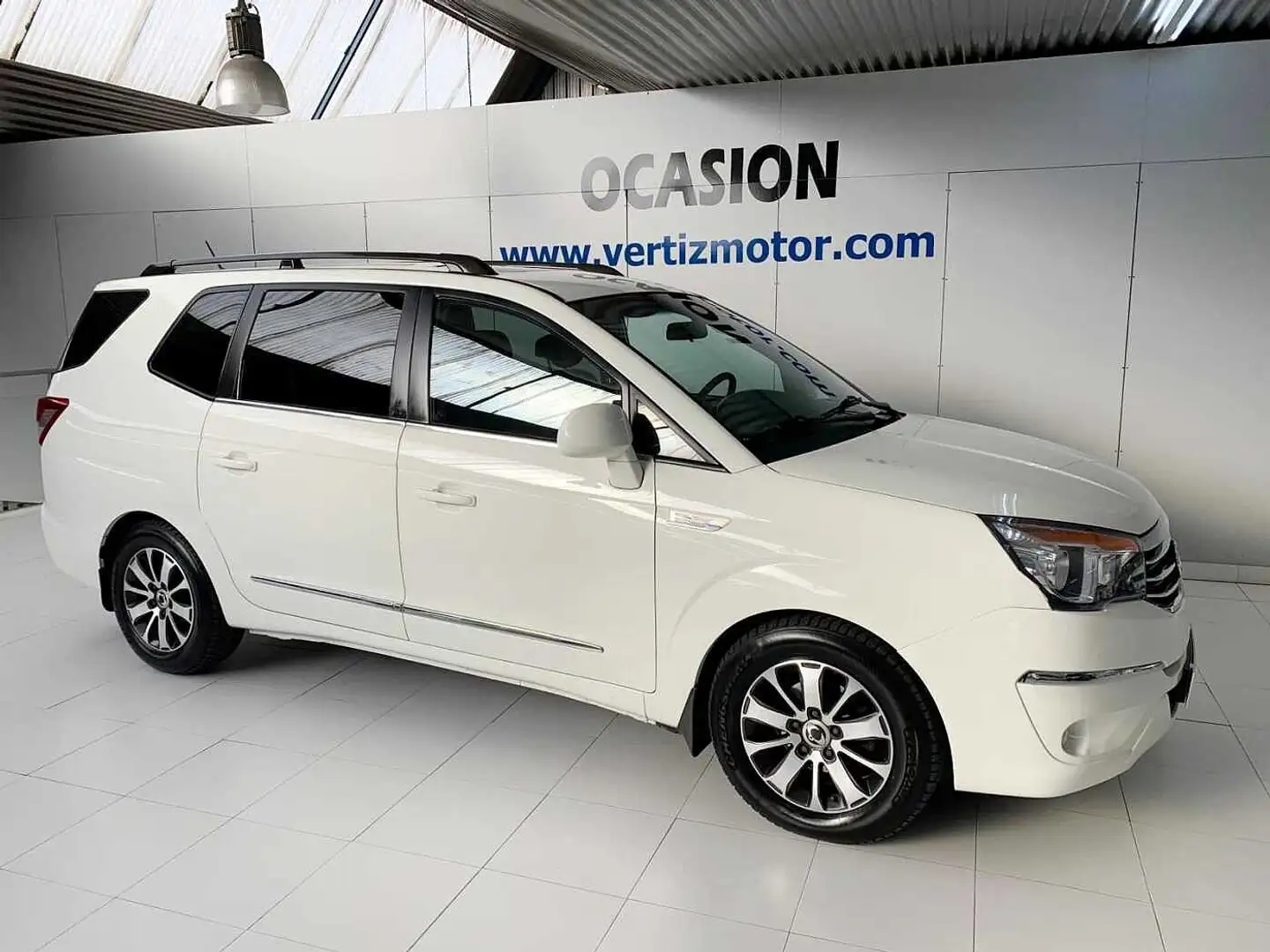SsangYong Rodius LIMITED AWD AUTOMATICO Білий - 1