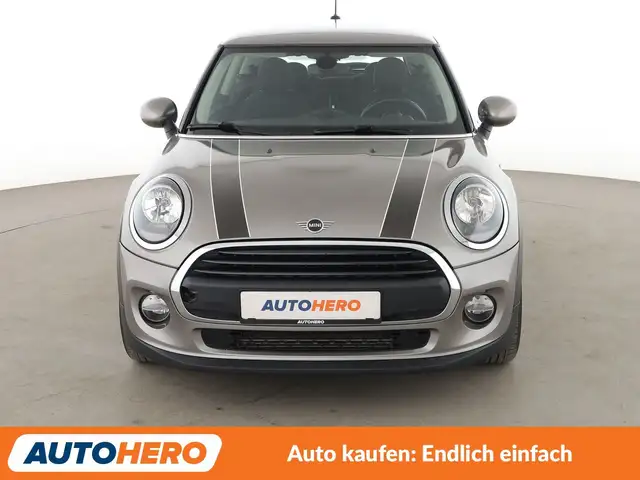 Mini Hatch view 9