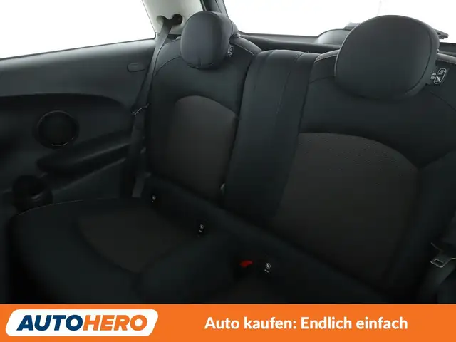 Mini Hatch view 14