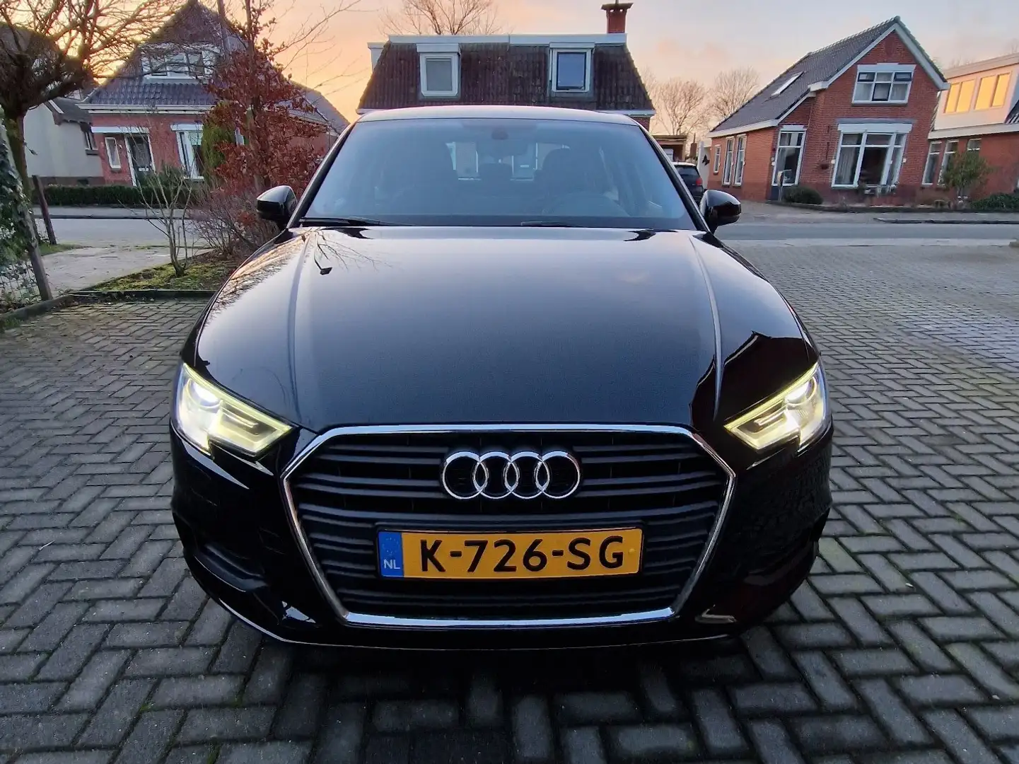 Audi A3 1.0 TFSI Limousine Zwart - 2