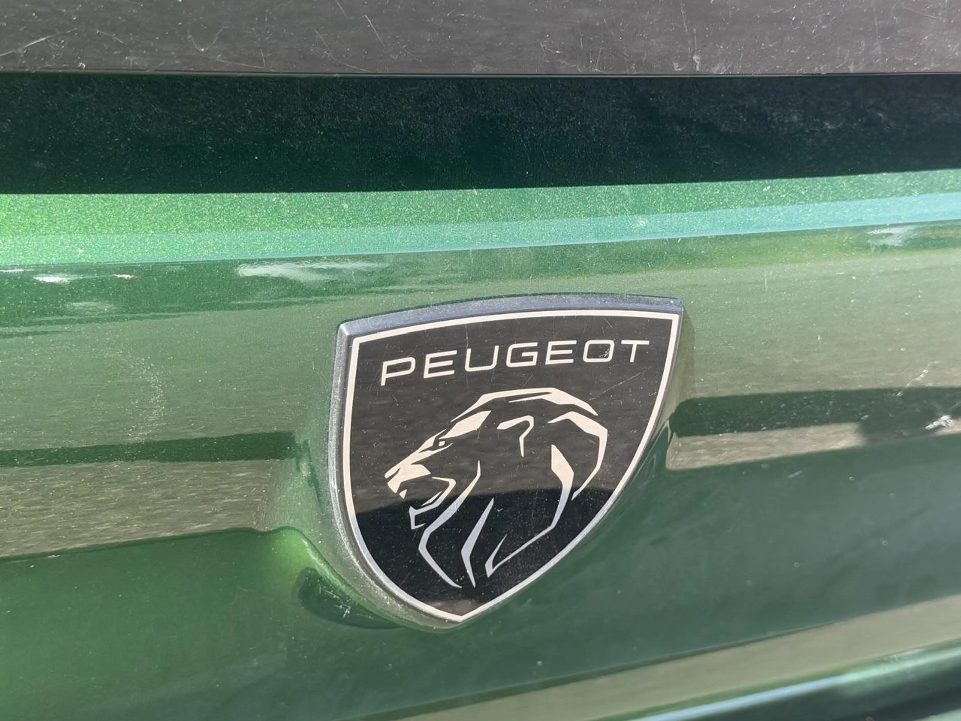 Peugeot 308 1.6 HYbrid 180 Allure Pack Business Plug in Hybrid — photo 15