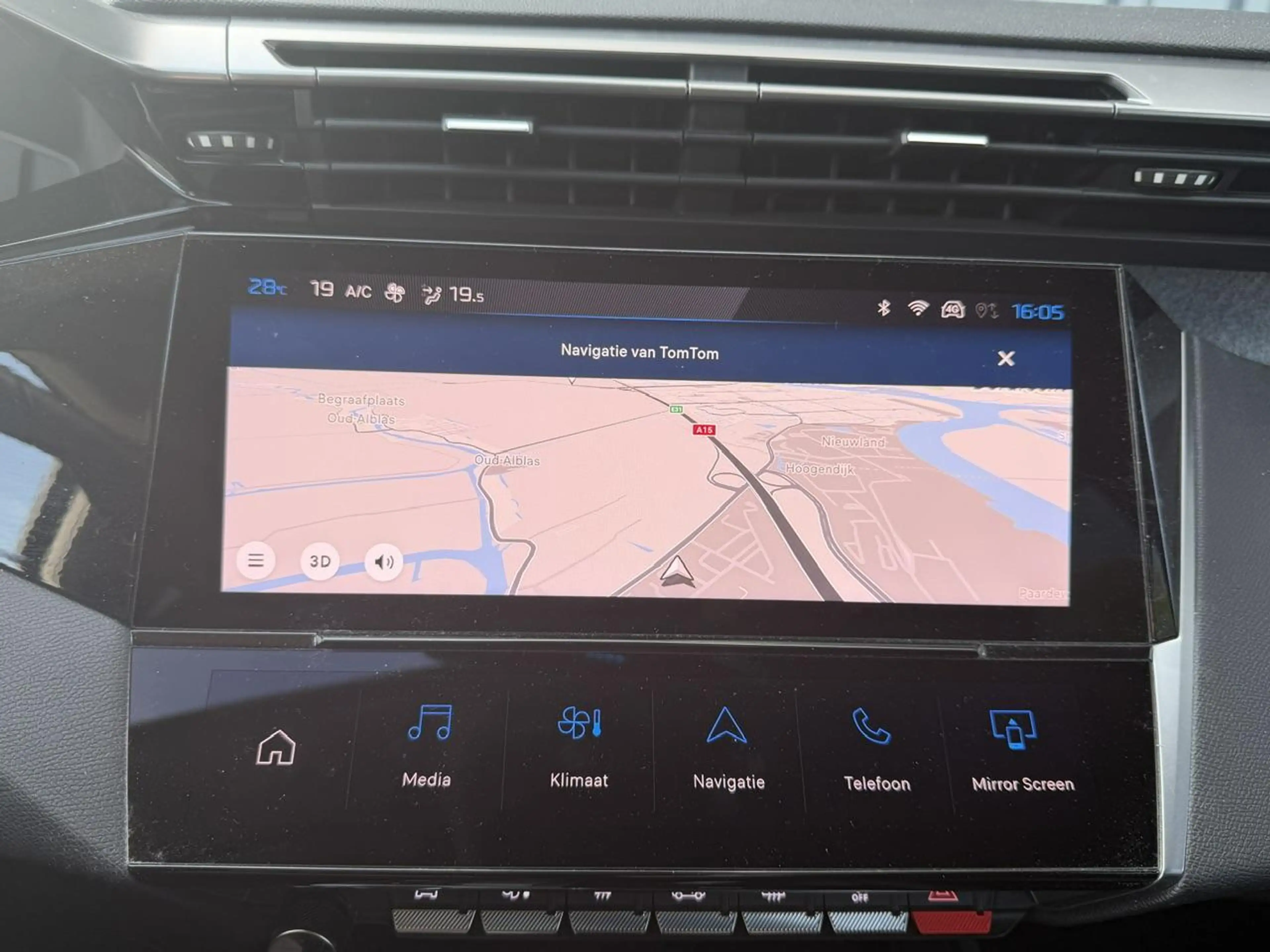 Peugeot 308 1.6 HYbrid 180 Allure Pack Business Plug in Hybrid — photo 11
