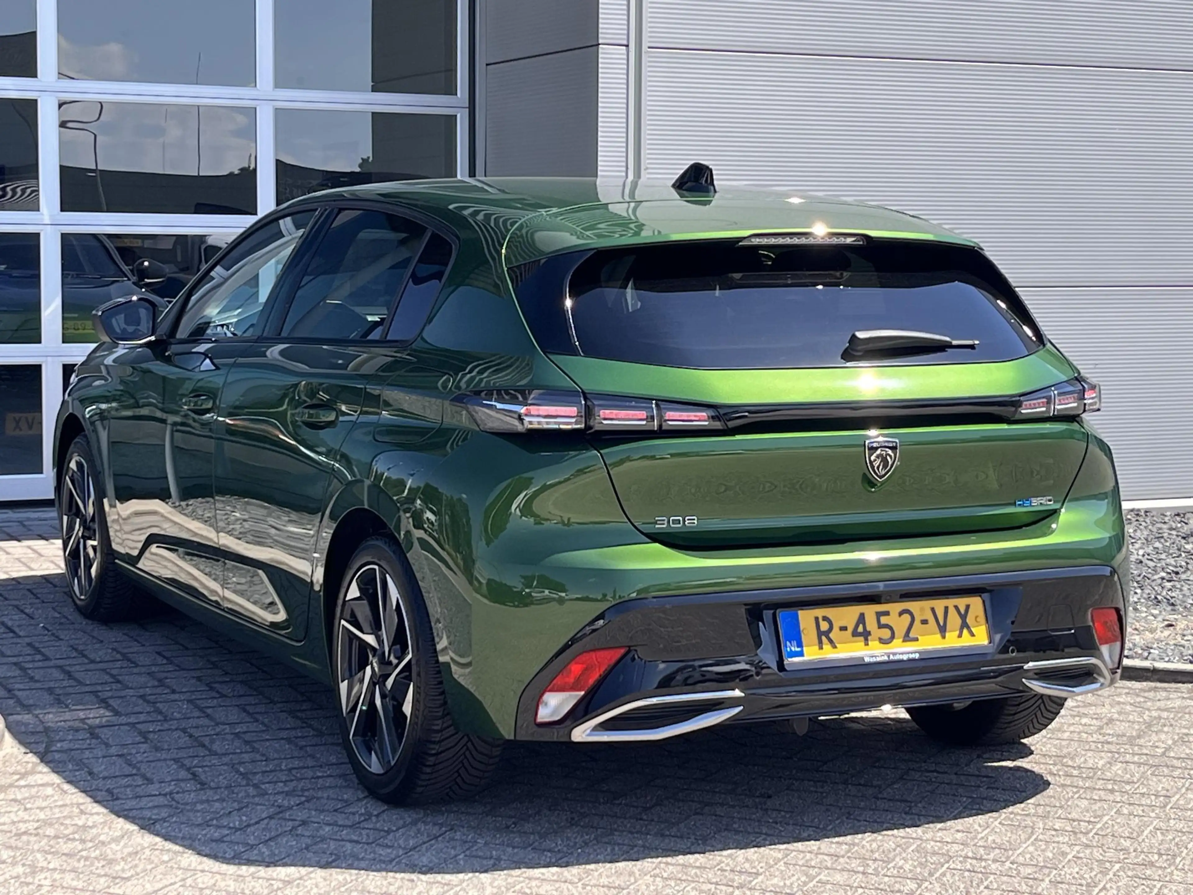 Peugeot 308 1.6 HYbrid 180 Allure Pack Business Plug in Hybrid — photo 7