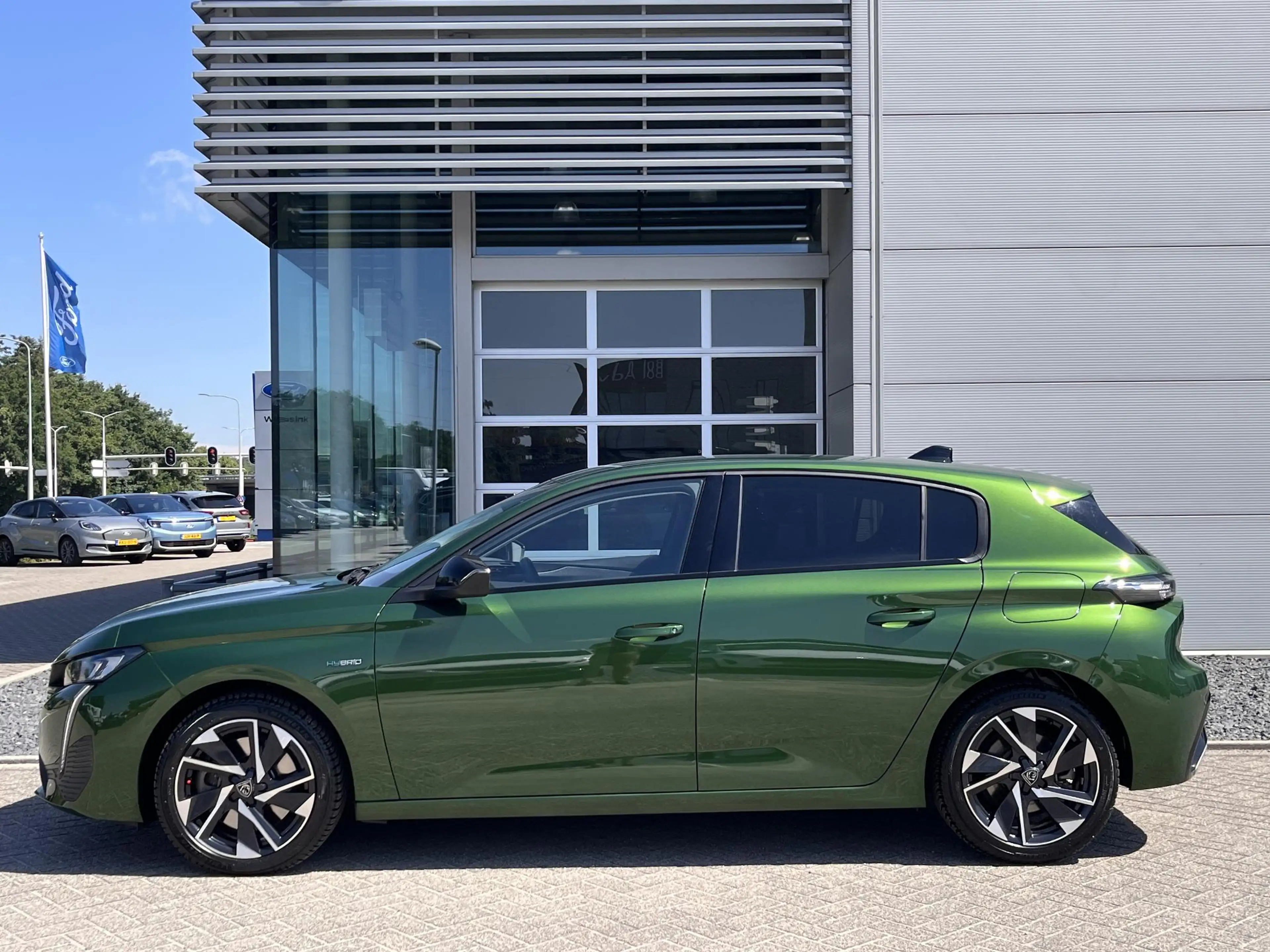 Peugeot 308 1.6 HYbrid 180 Allure Pack Business Plug in Hybrid — photo 4