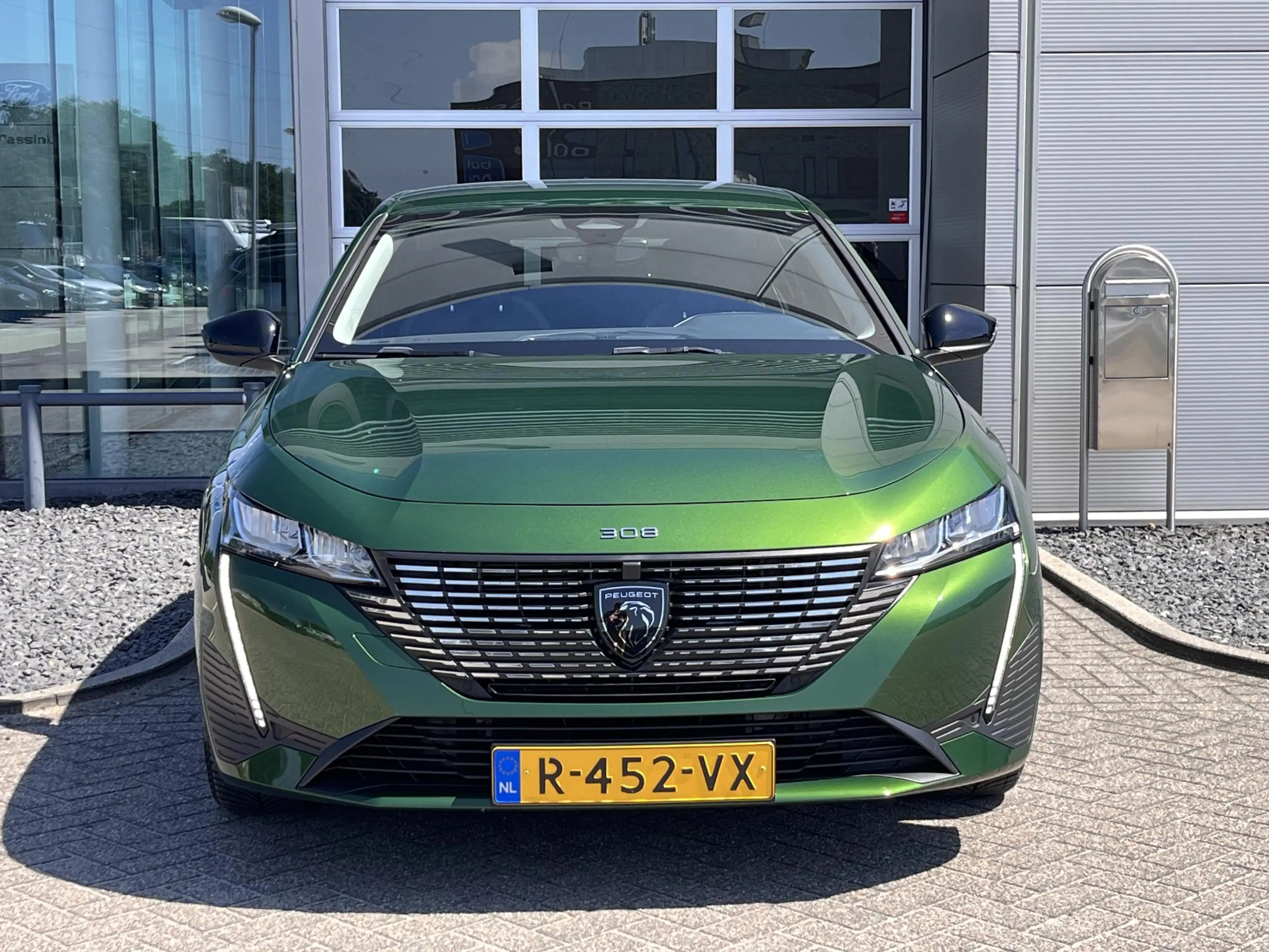 Peugeot 308 1.6 HYbrid 180 Allure Pack Business Plug in Hybrid — photo 2