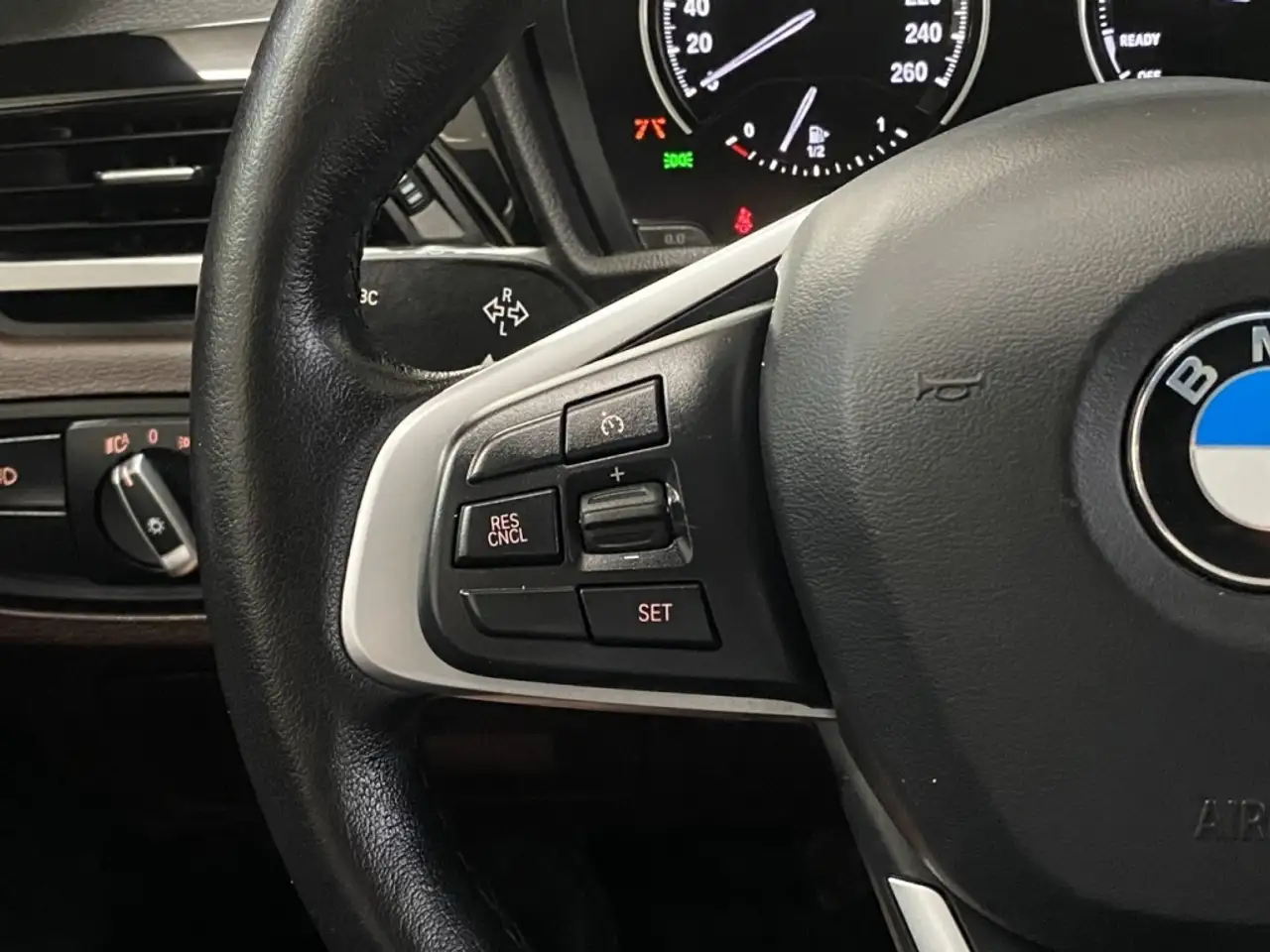 BMW X1 снимка BMW X1