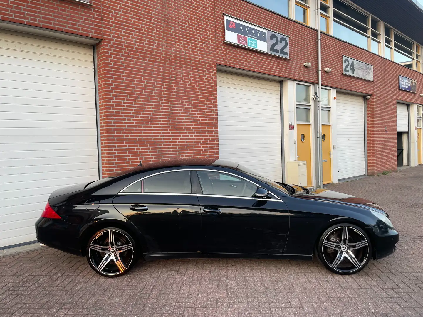 Mercedes-Benz CLS 350 AUTOM/LEER/NAVI/CLIMA/20"AMG/ SCHADE LEZEN! Noir - 2
