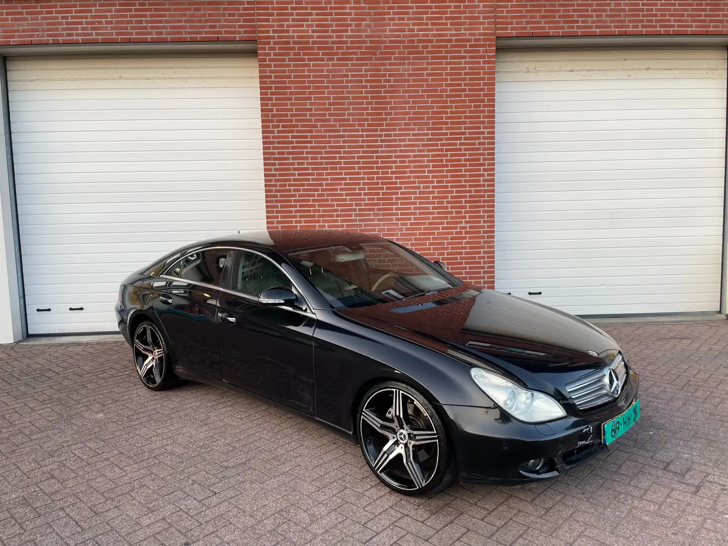 Mercedes-Benz CLS 350 AUTOM/LEER/NAVI/CLIMA/20"AMG/ SCHADE LEZEN! Noir - 1