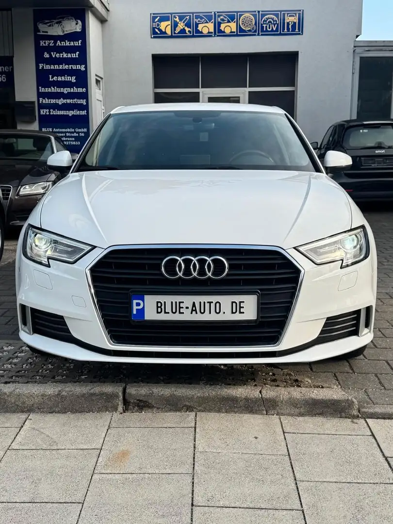 Audi A3 Sportback 30 g-tron Aut. sport Xenon*SHZ*Temp Weiß - 2