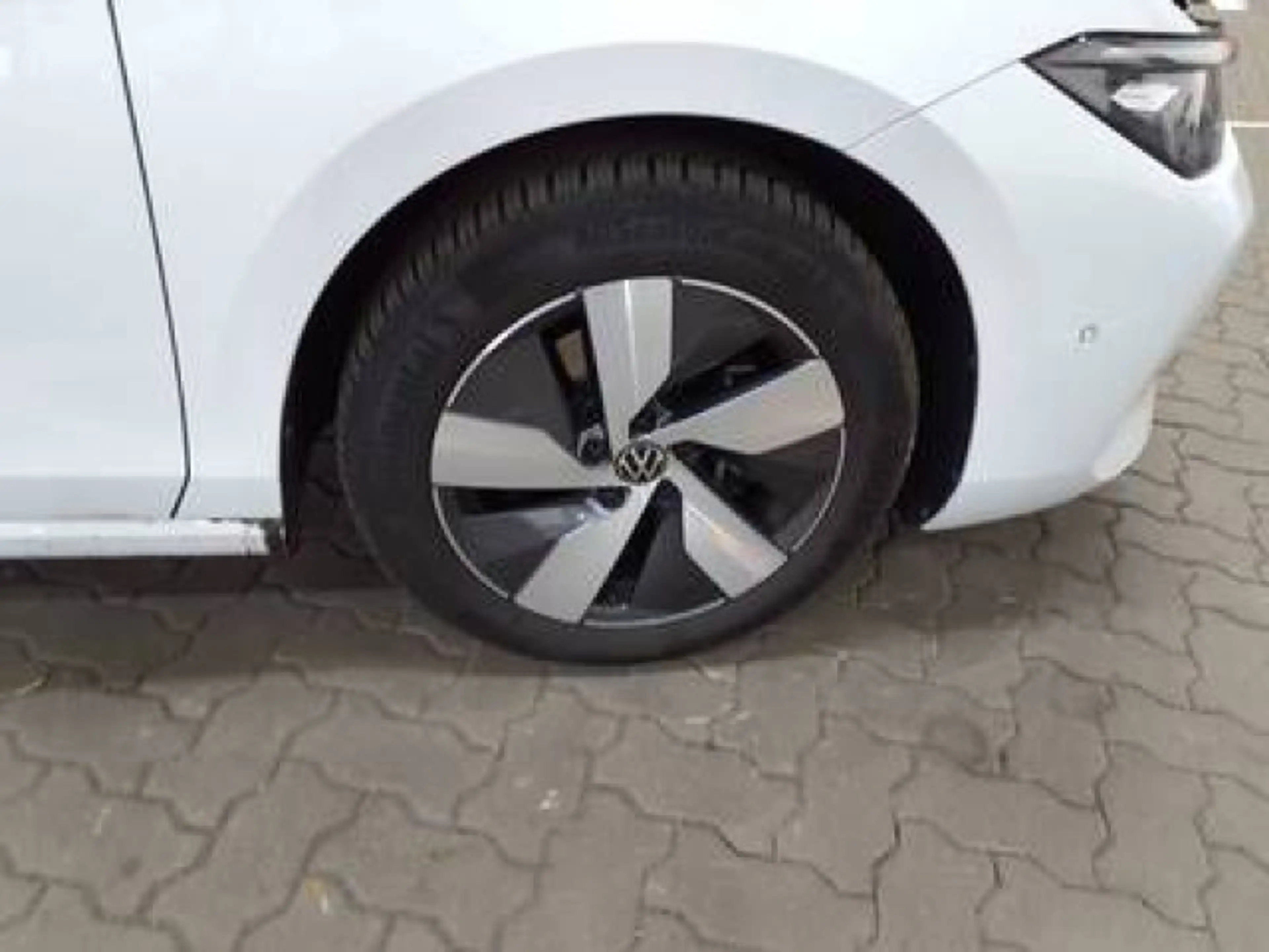 Volkswagen Passat Variant Passat 2.0 TDI DSG Business Navi LED Kamera AHK — photo 11