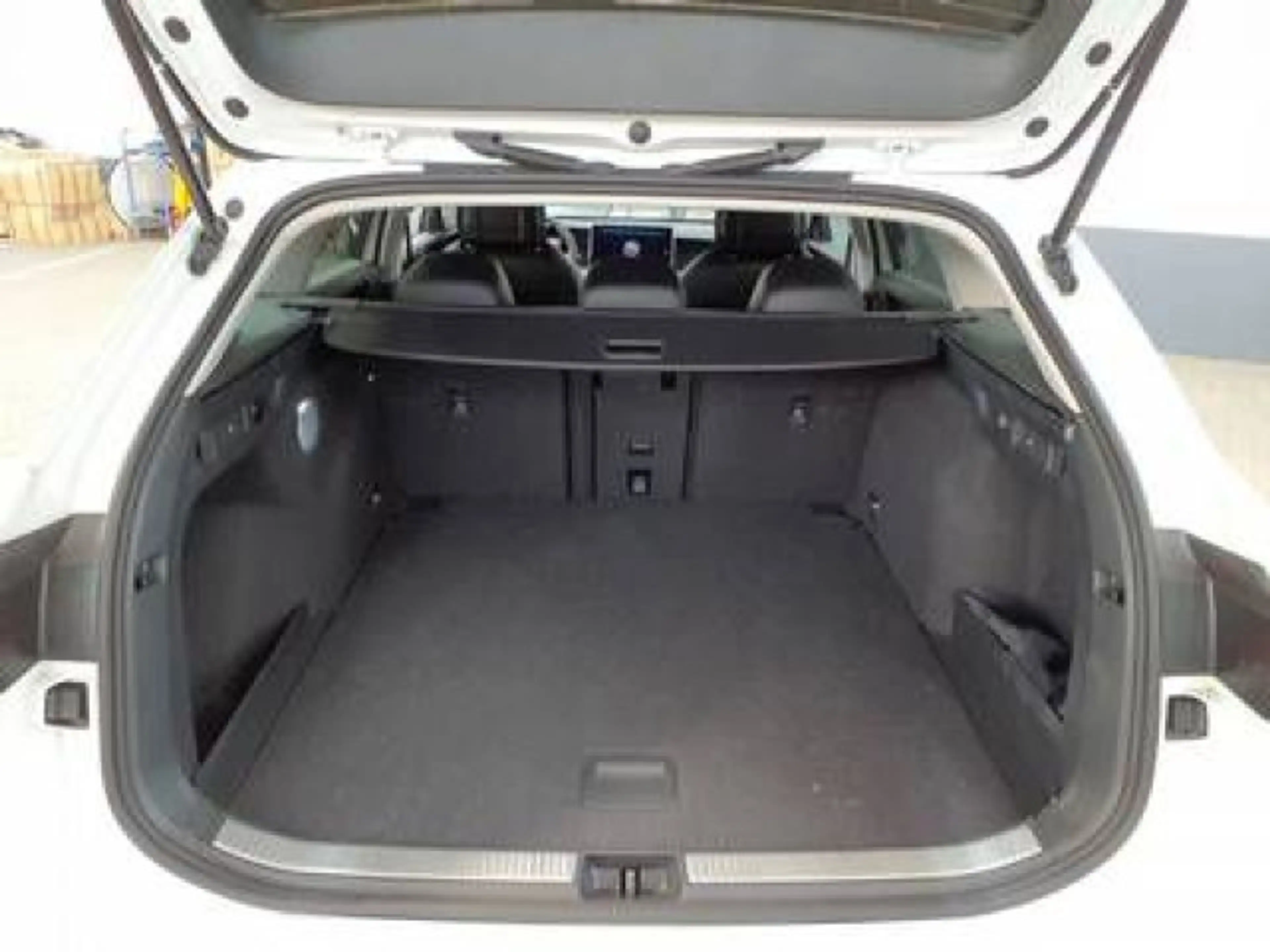 Volkswagen Passat Variant Passat 2.0 TDI DSG Business Navi LED Kamera AHK — photo 10