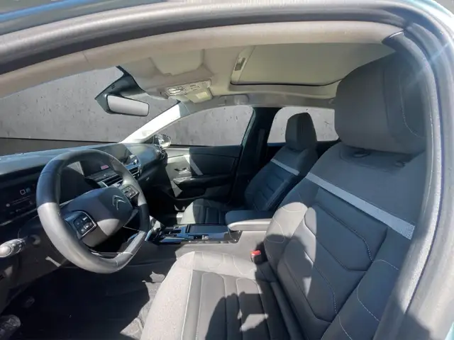 Citroen C4 view 9