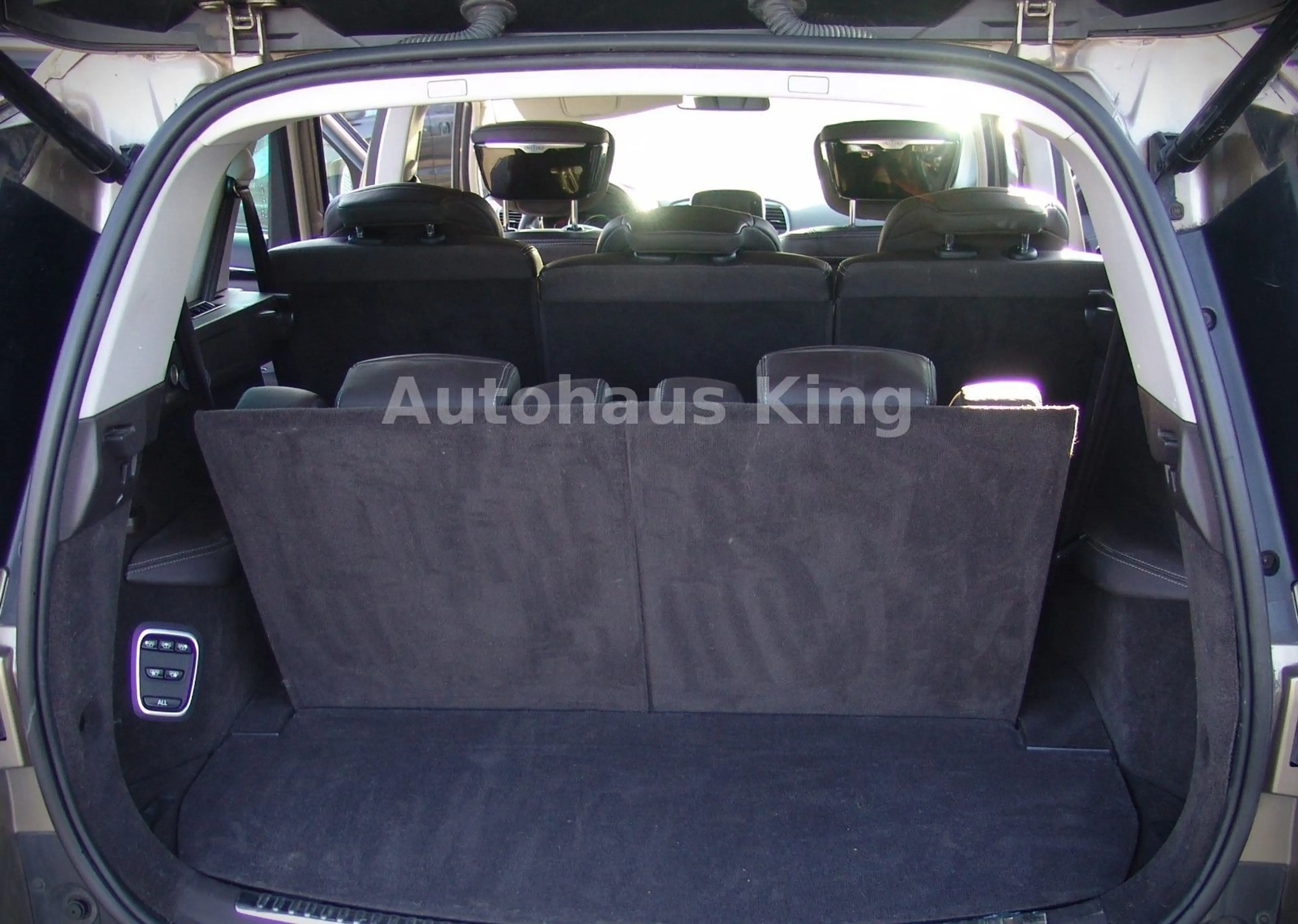 Renault Espace V Initiale Paris-AUT/7Si/Leder/NAVI/Pano — photo 15