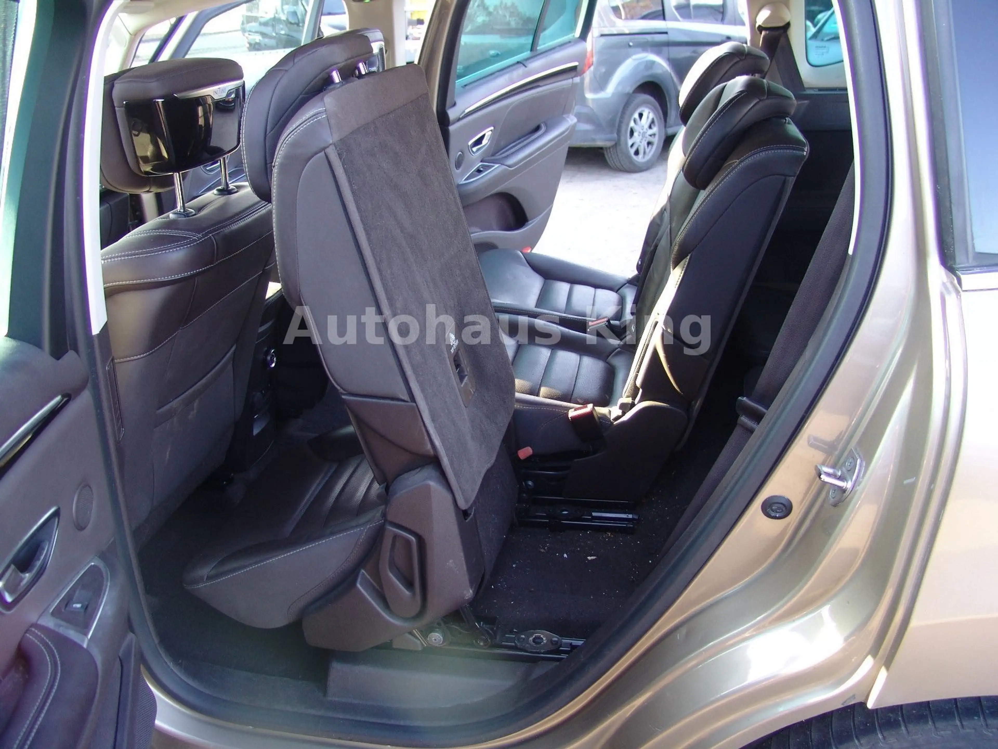 Renault Espace V Initiale Paris-AUT/7Si/Leder/NAVI/Pano — photo 11