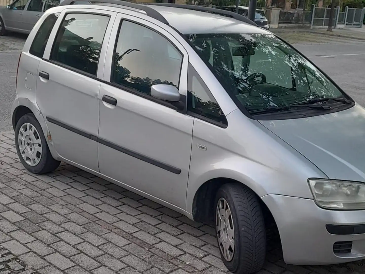 Fiat Idea 1.2 16v Black Label - 1