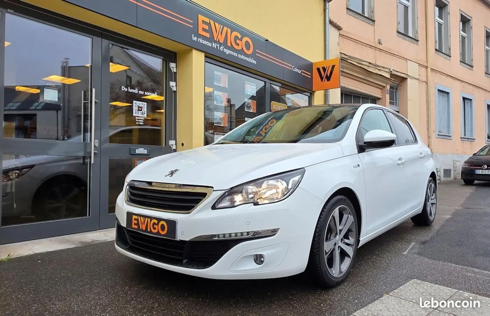 Peugeot 308 1.2 110 CH STYLE PLUS START-STOP TOIT PANO CAMERA  Blanc - 1