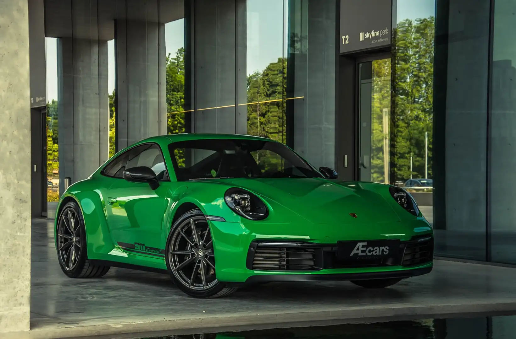 Porsche 911 992 CARRERA T *** MANUAL / PYTHON GREEN PTS *** Green - 2