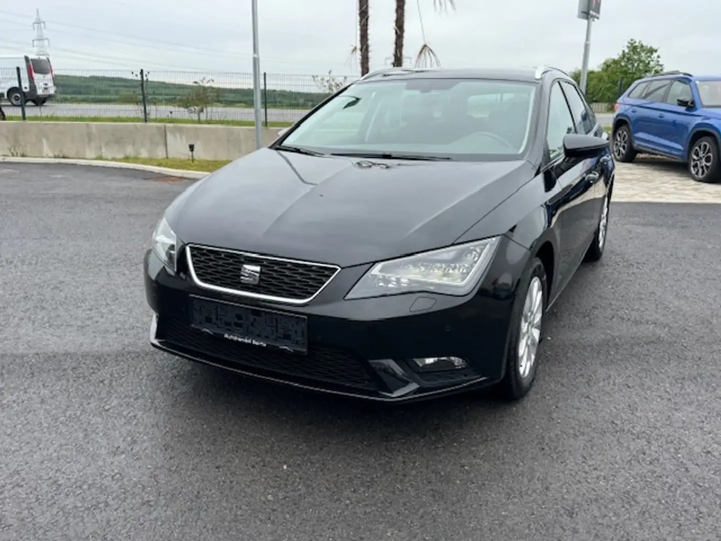 SEAT Leon 4Drive*Navi*LED*Tempomat* Schwarz - 2