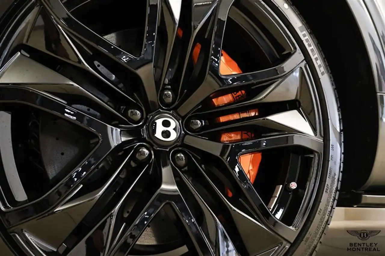 Bentley Bentayga снимка Bentley Bentayga