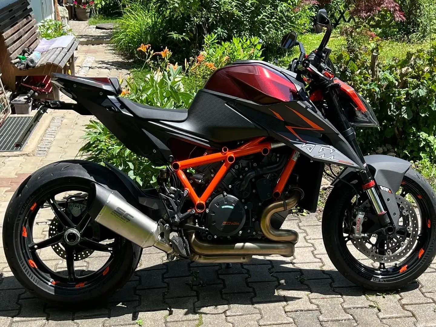 KTM 1290 Super Duke R *Carbon & TrackPack* Negru - 1