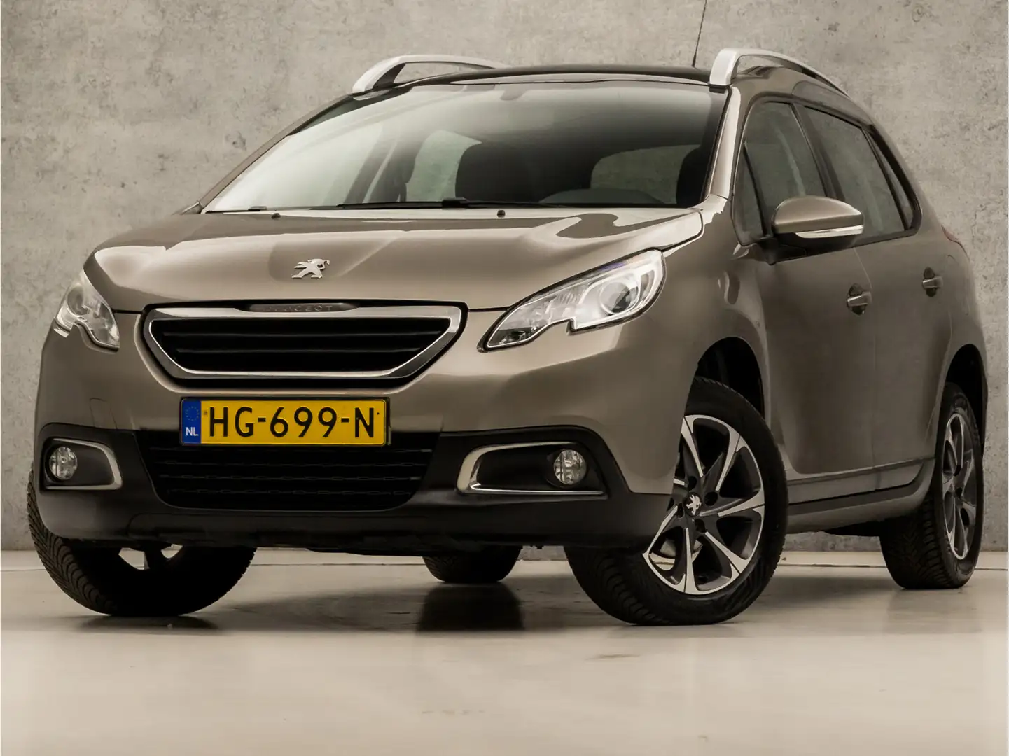 Peugeot 2008 1.2 PureTech Sport Automaat (PANORAMADAK, NAVIGATI Bruin - 1