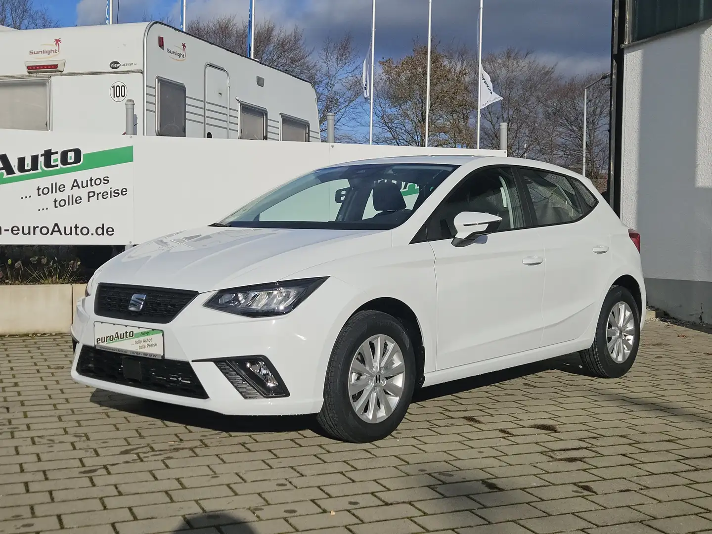 SEAT Ibiza Reference Salta 1.0 MPi LED PDC Navi App Blanc - 1