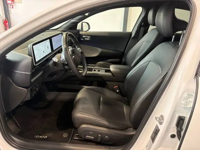 Hyundai Ioniq 6 view 8