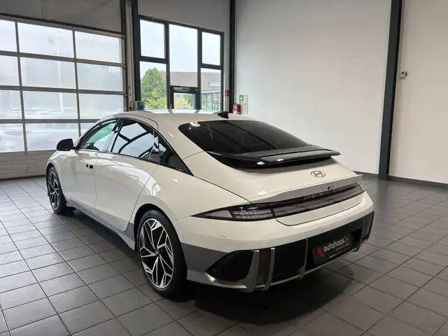 Hyundai Ioniq 6 view 4