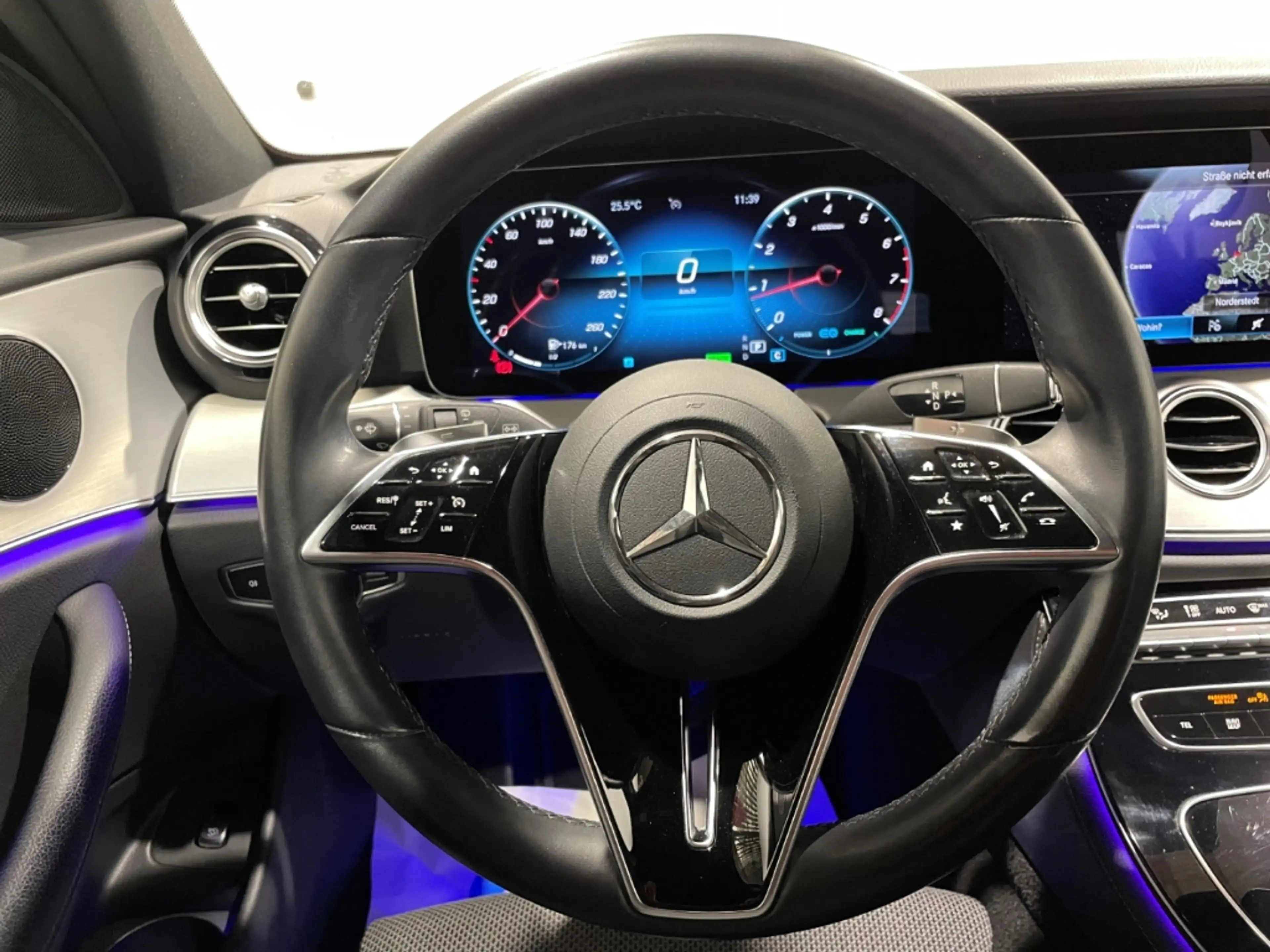 Mercedes-Benz E 200 T 4Matic AMG-Line Automatik EU6d Navi LED Widescre — photo 11
