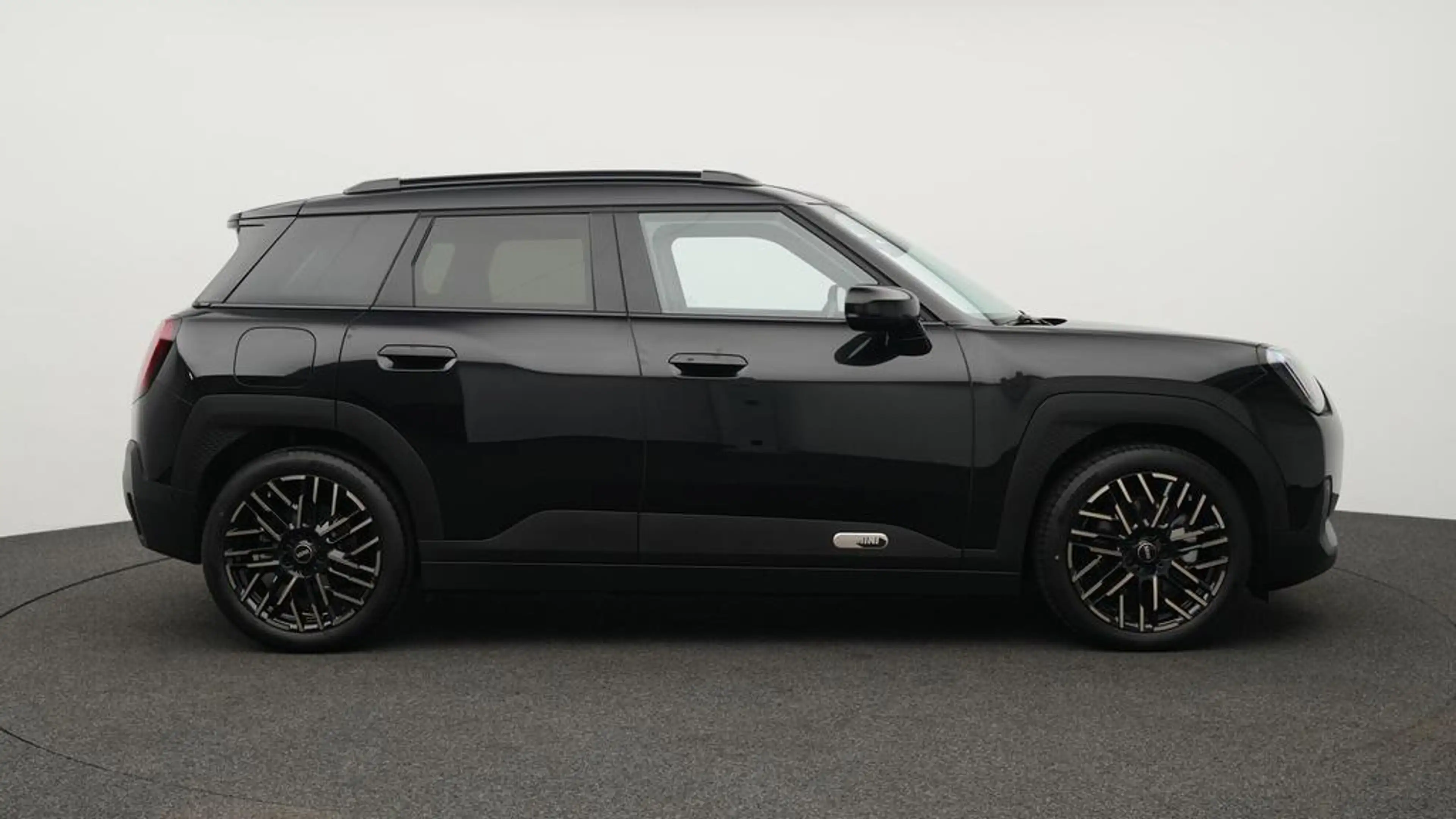 MINI Aceman Favoured Trim — photo 3
