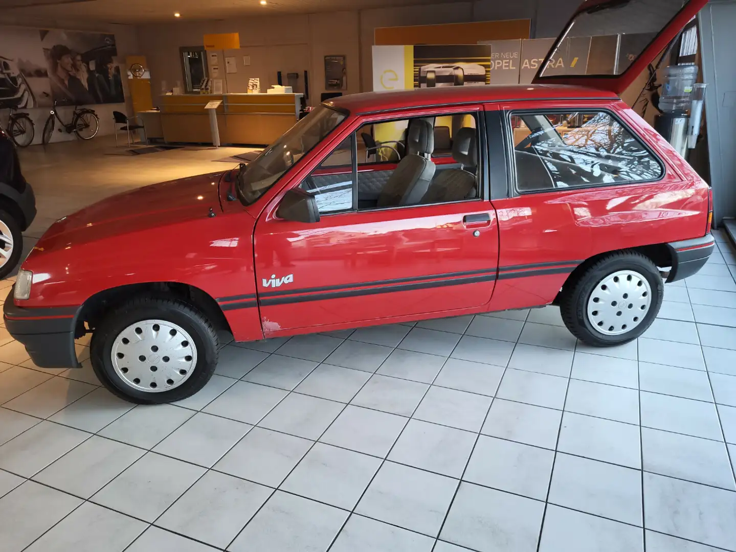 Opel Corsa Viva -VB- Rot - 2