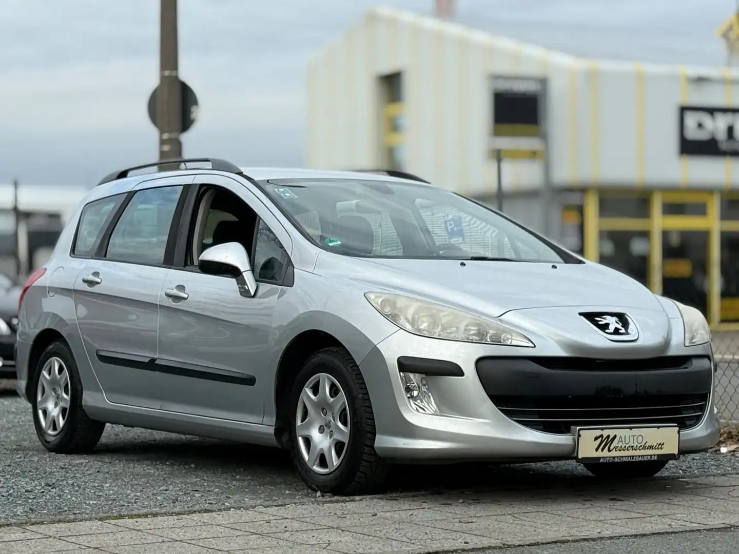 Peugeot 308 SW Tendance 1,6 DIESEL NAVI KLIMA PDC AHK Silber - 1
