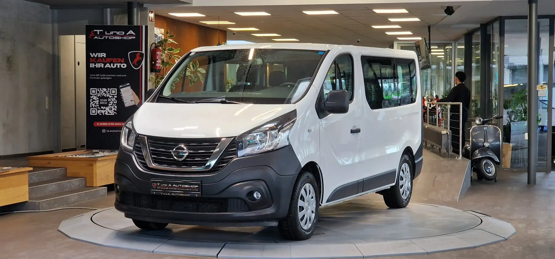 Nissan NV300 NV 300 8-Sitzer *AHK*Kamera*PDC* Weiß - 1