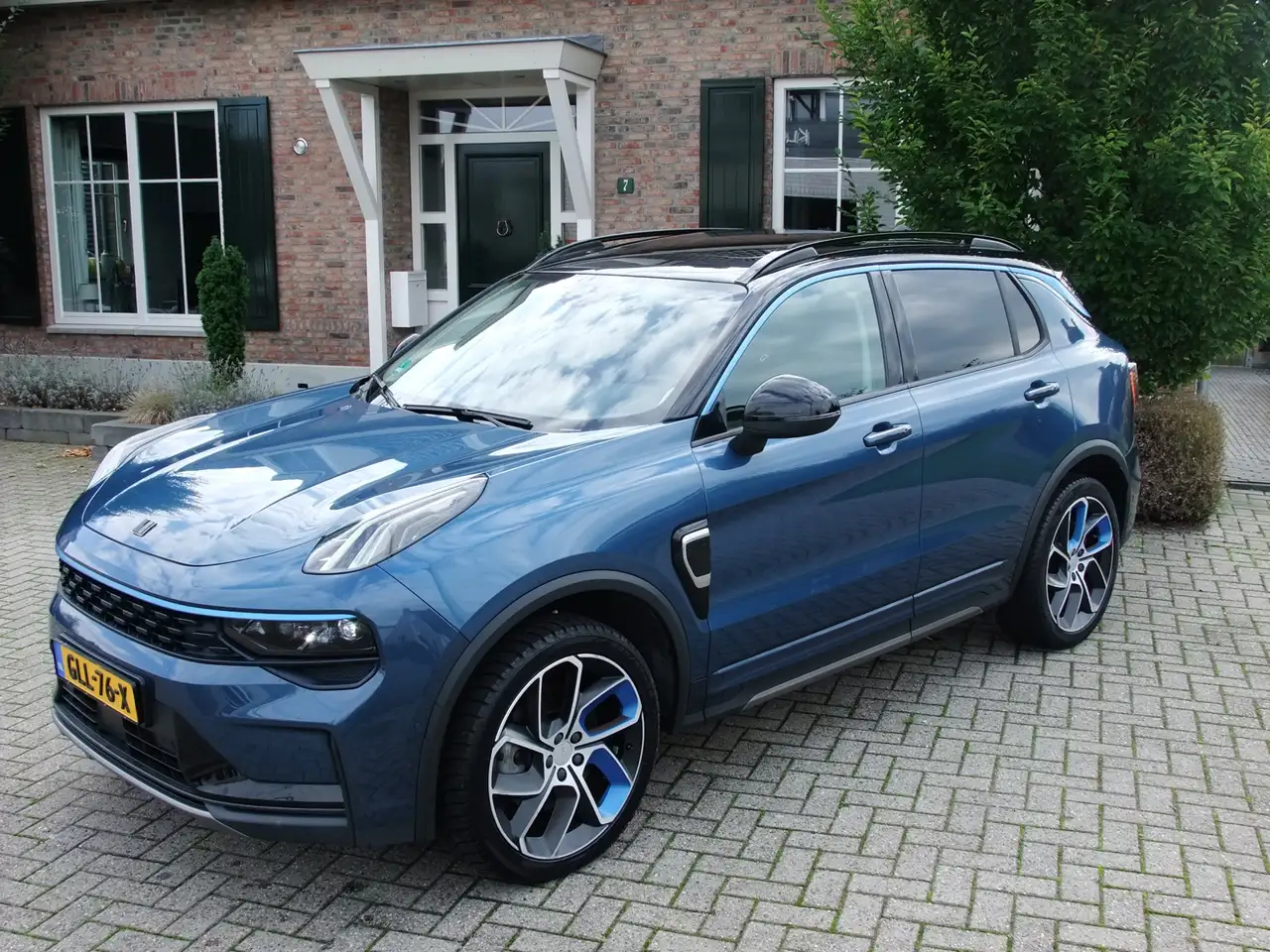 Lynk & Co 01