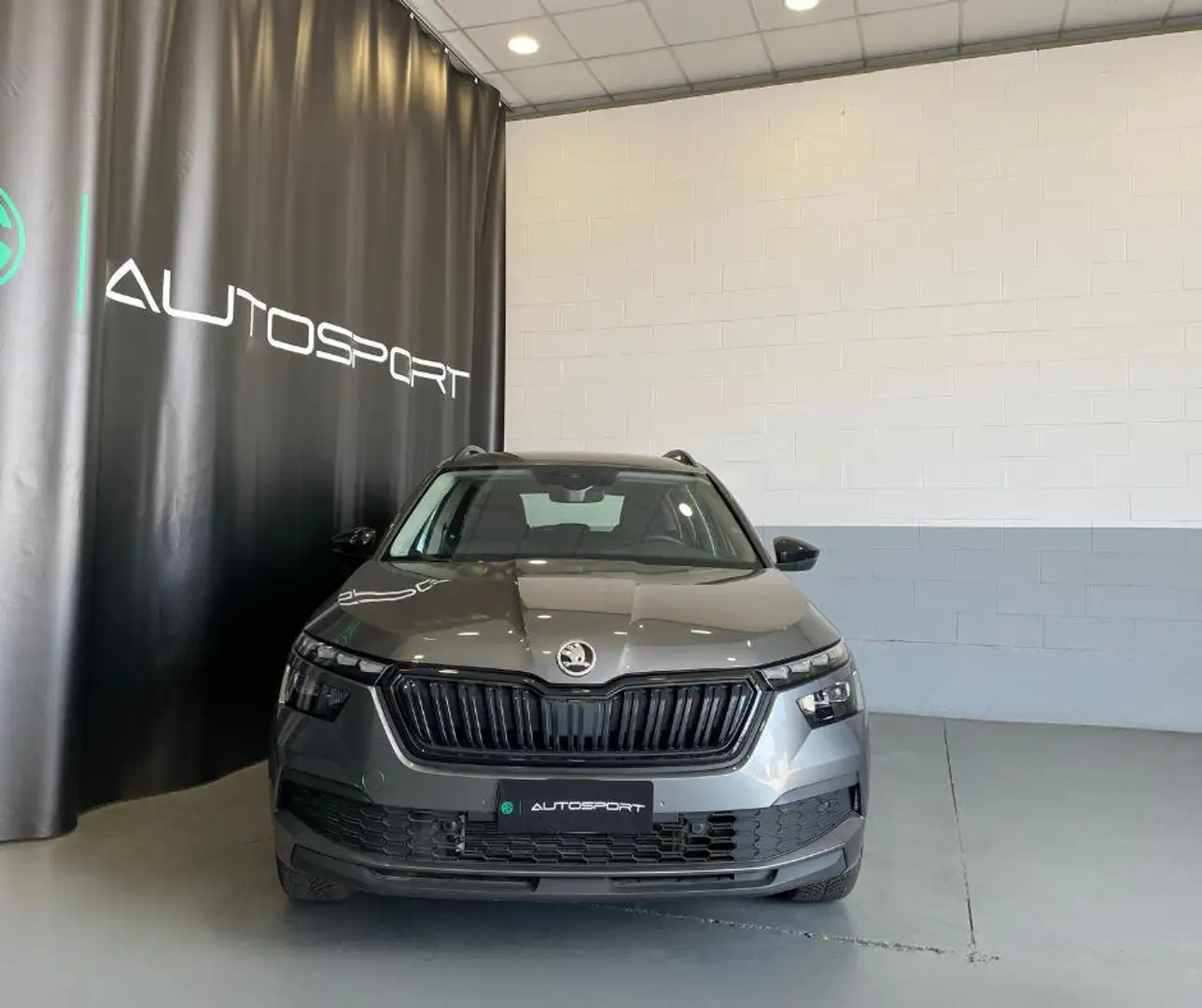 Skoda Kamiq 1.0 TSI Black Dots Gris - 2