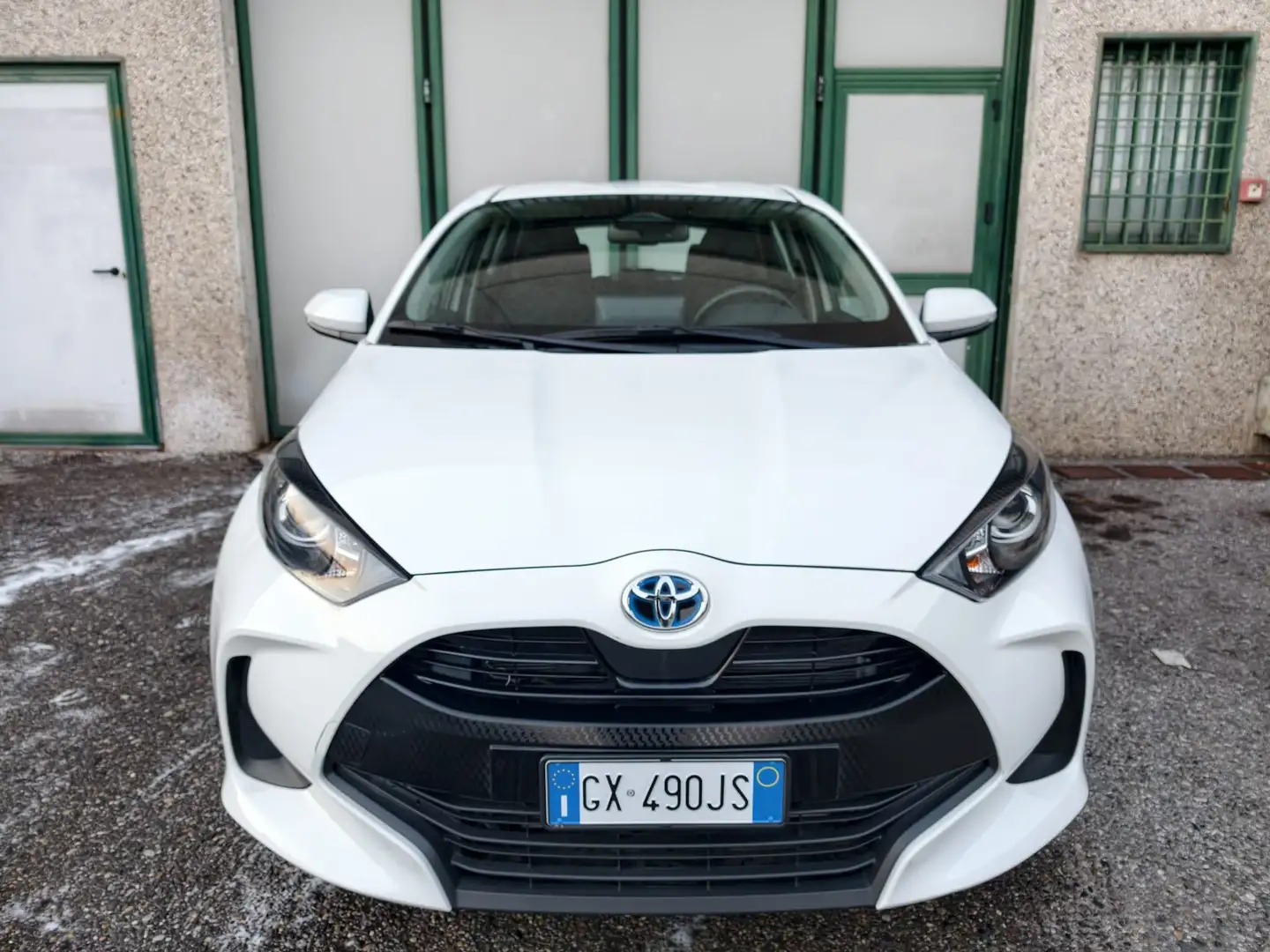 Toyota Yaris NO VINCOLI FIN IBRIDA AUTOMATICA UNI PROPRIETARIO Weiß - 2