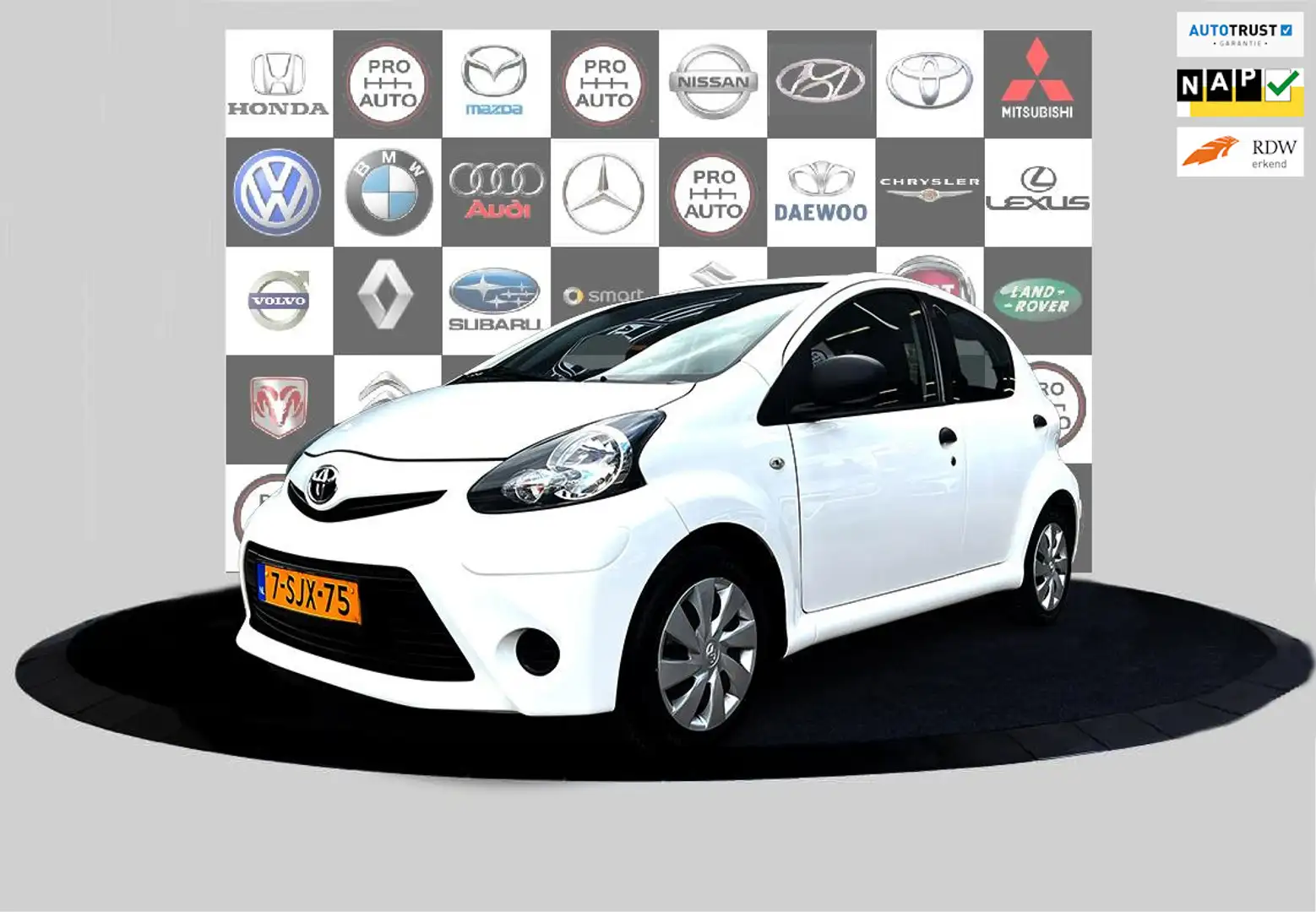 Toyota Aygo 1.0 VVT-i Now Carplay_Navi_Airco_Elekterische rame Wit - 1