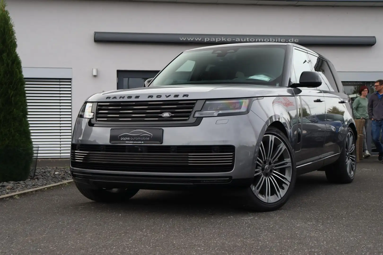 Land Rover Range Rover P615 SV Intrepid +BUSINESS CLASS+23"+ Grau - 2