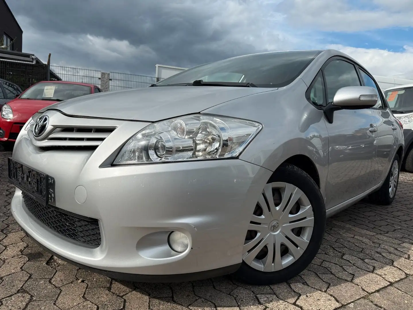 Toyota Auris 1,4-l-D-4D Klimaautomatik,PDC Argent - 1