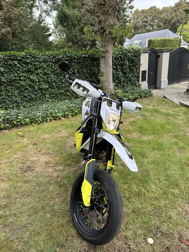 Husqvarna 701 Supermoto