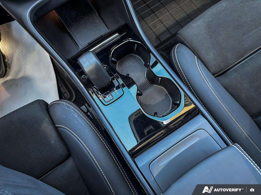 2024 Volvo XC40 Twin Plus thumb 17