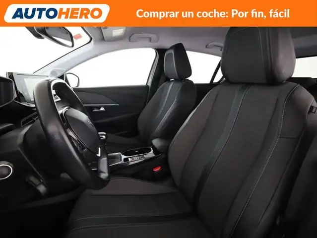 Peugeot 208 view 11