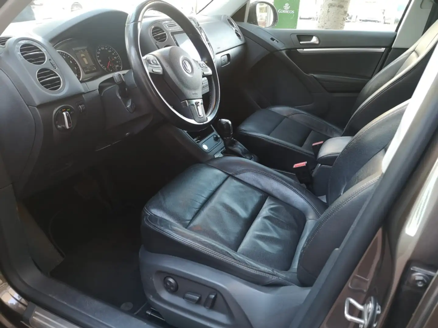 Volkswagen Tiguan 2.0TSI Excellence 4x4 DSG 210 Braun - 2