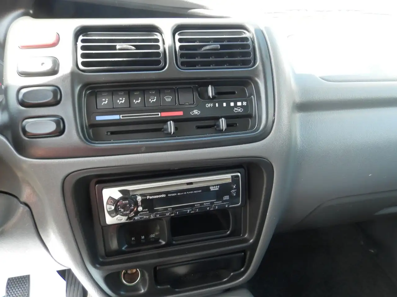 Suzuki Grand Vitara 3-trg. 1.6 Comfort"4WD-L"TÜV-7/27, foto 7