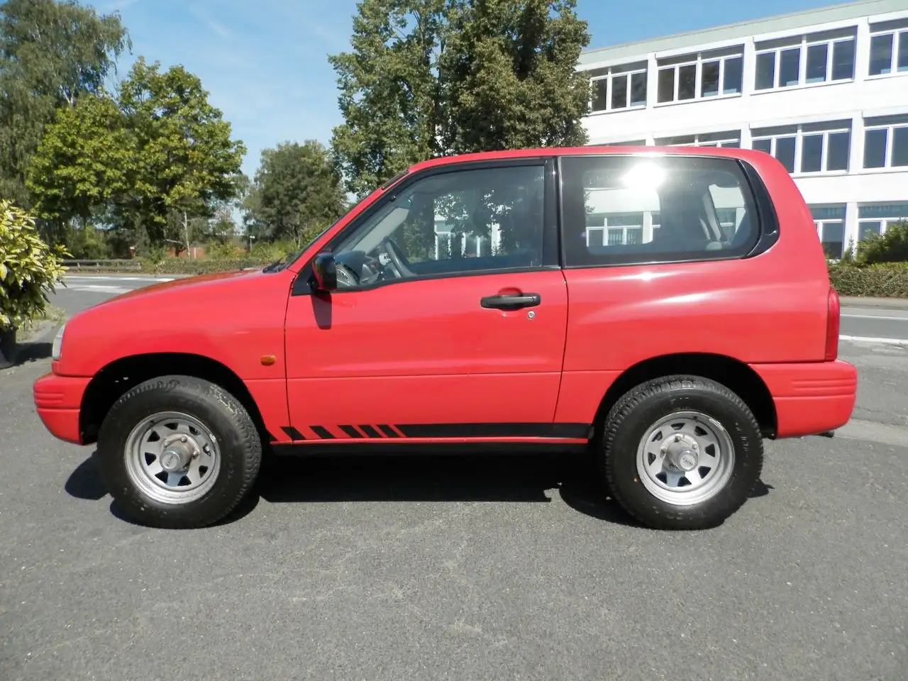 Suzuki Grand Vitara 3-trg. 1.6 Comfort"4WD-L"TÜV-7/27, foto 3
