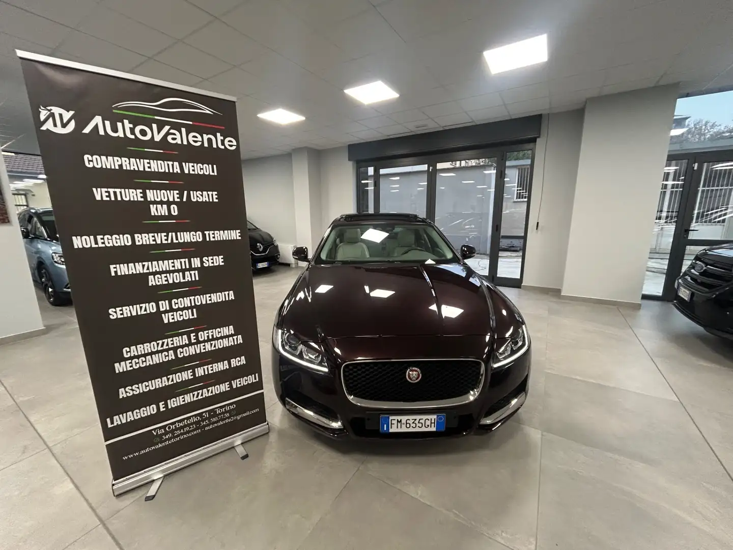 Jaguar XF 2.0 D 180 CV Portfolio Grigio - 2