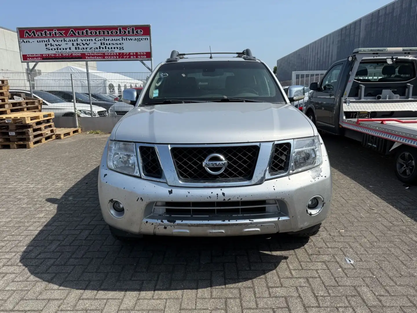 Nissan Navara Pickup Doppelkabiner XE 4X4,Navi,Klima Stříbrná - 2